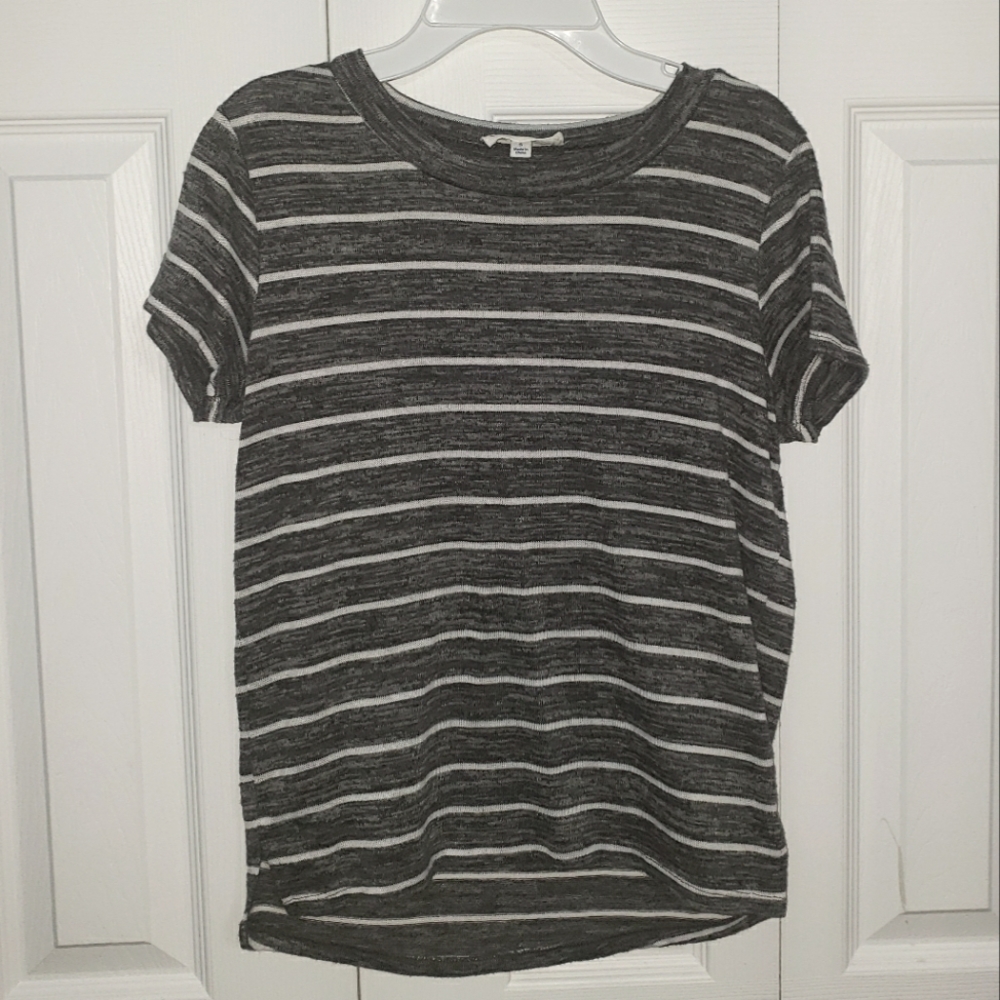 NWOT Cloud Chaser Women's Gray and White Tee
